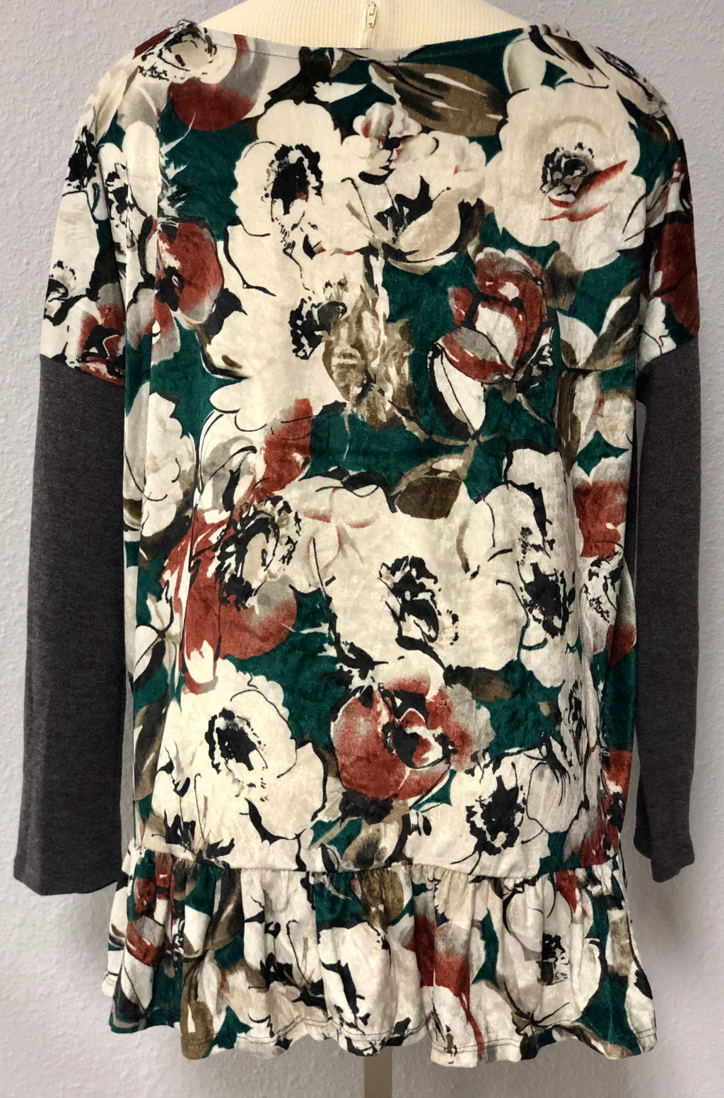 FLORAL BACK SWEATER