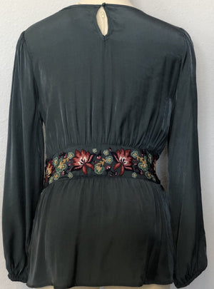 EMBROIDERED WAIST TIE BLOUSE