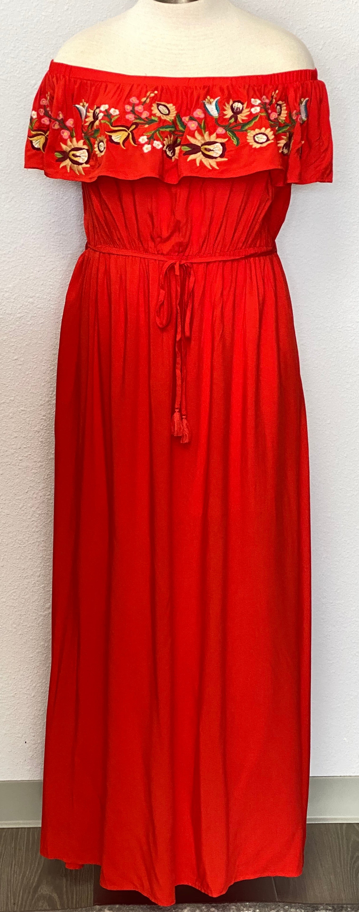 EMBROIDERED MAXI DRESS 3XL / TOMATO RED EMBROIDERED MAXI DRESS 3XL / TOMATO RED