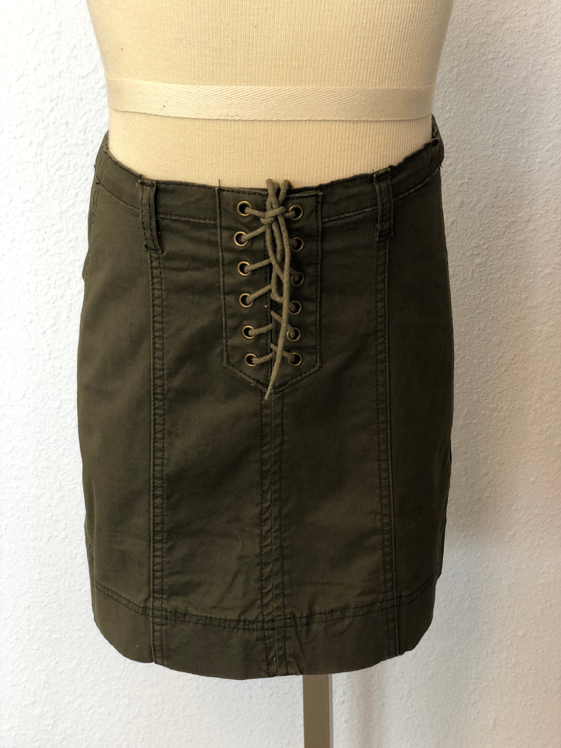 K LACE-UP SKIRT